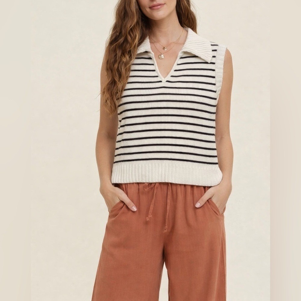 Cream/Black V-Neck Sleeveless Striped Sweater Vest NWT